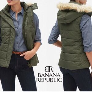 Banana Republic Faux Fur Hood Puffer Vest Size Small